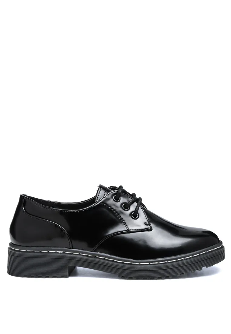 Shanks Oxford Patent Pu Shoes By Ruw